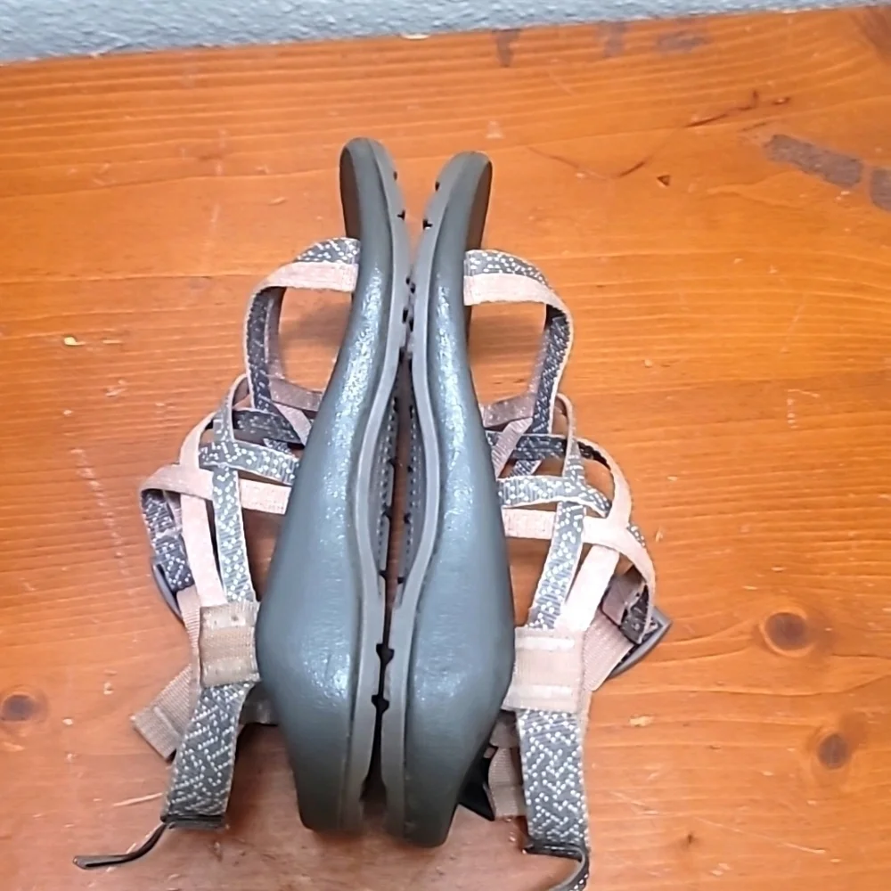 Chaco Z1 Ecotread Kids Sandals Size 2 Grey Pink Strappy Hiking‎ Water Shoes